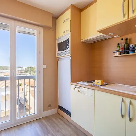 Vue Avec Terrasse, A Deux Pas De La *